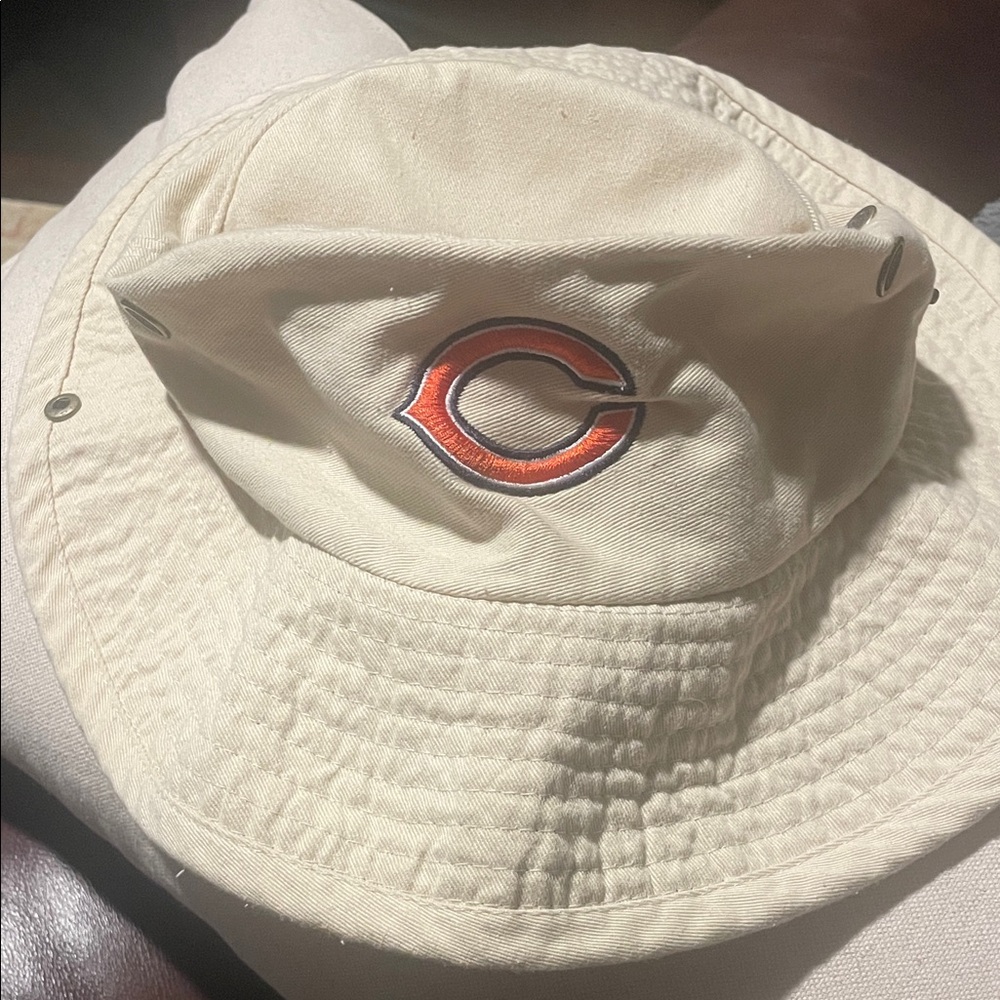 Vintage Chicago Bears Cream Bucket Hat with Embroidered Logo